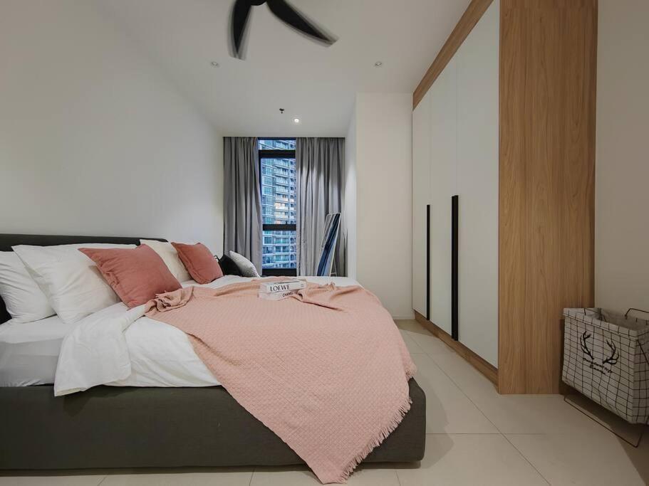 Arcoris Mont Kiara 18# Deluxe 2 Bedroom With Balcony Kl #1-4pax Pangsapuri