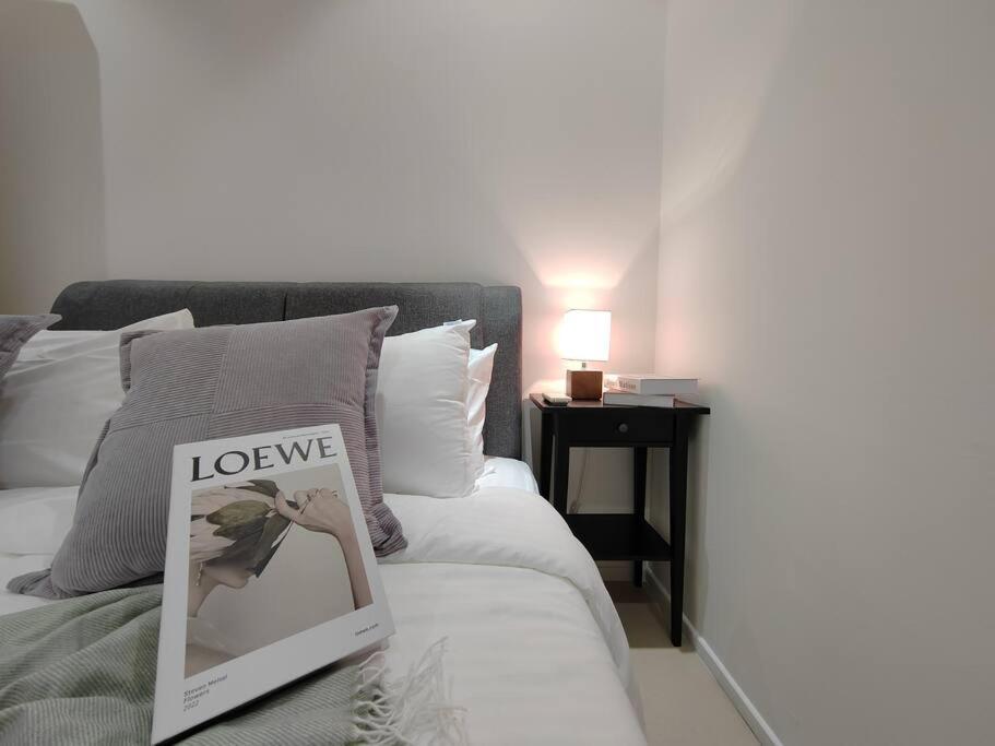 Pangsapuri Arcoris Mont Kiara 18# Deluxe 2 Bedroom With Balcony Kl #1-4pax